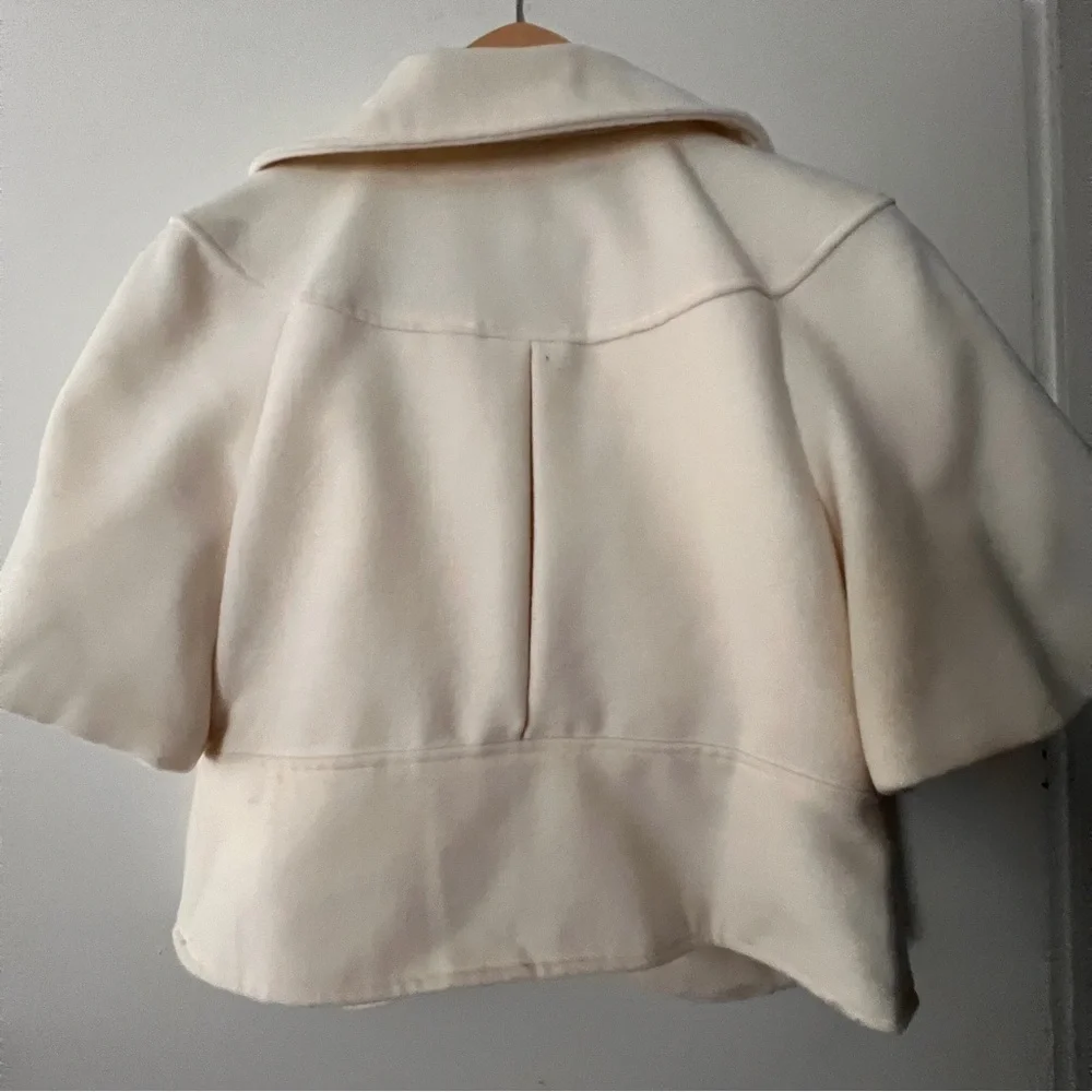 Alice Temperley for Target - White coat - SZ L
Peter Pan Collar - Picture 5 of 8